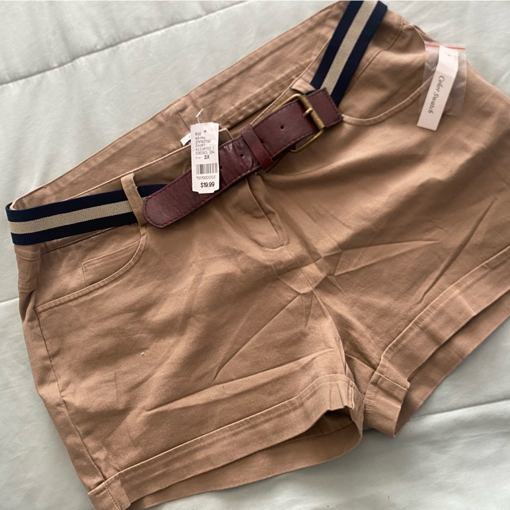 Women shorts with belt